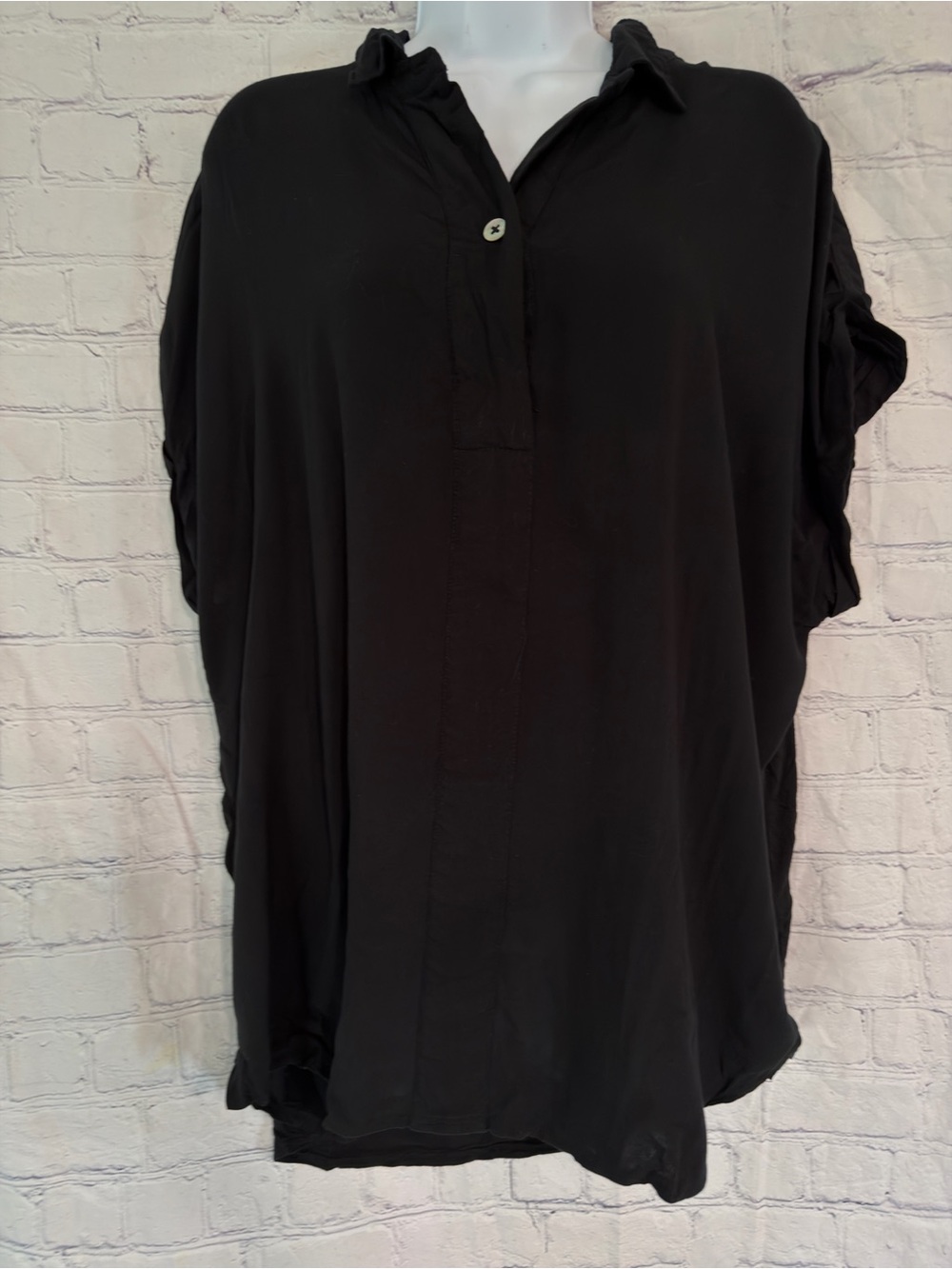 Ava & Viv Black Button-Front V-Neck Tunic 1X